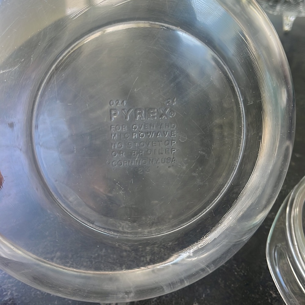 Vintage PYREX clear glass 2 qt bowl with matching lid 024 - Picture 6 of 6